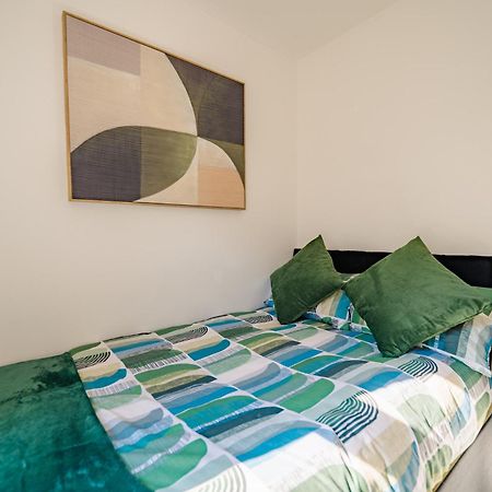 Luxury Apartments In Cardiff City Centre Екстер'єр фото
