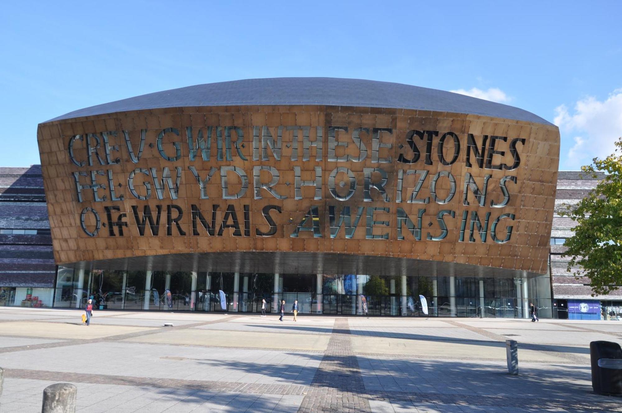 Luxury Apartments In Cardiff City Centre Екстер'єр фото