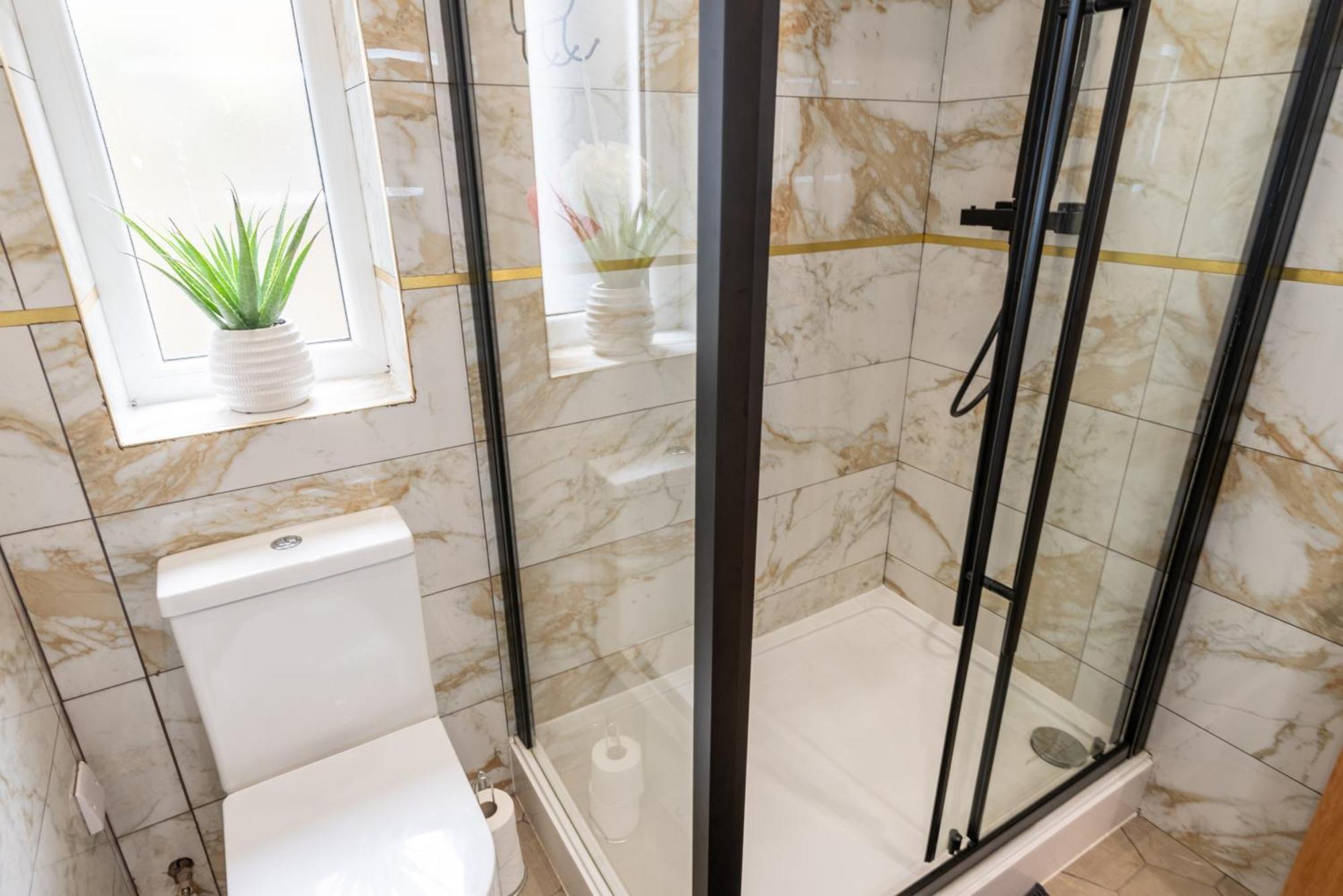 Luxury Apartments In Cardiff City Centre Екстер'єр фото