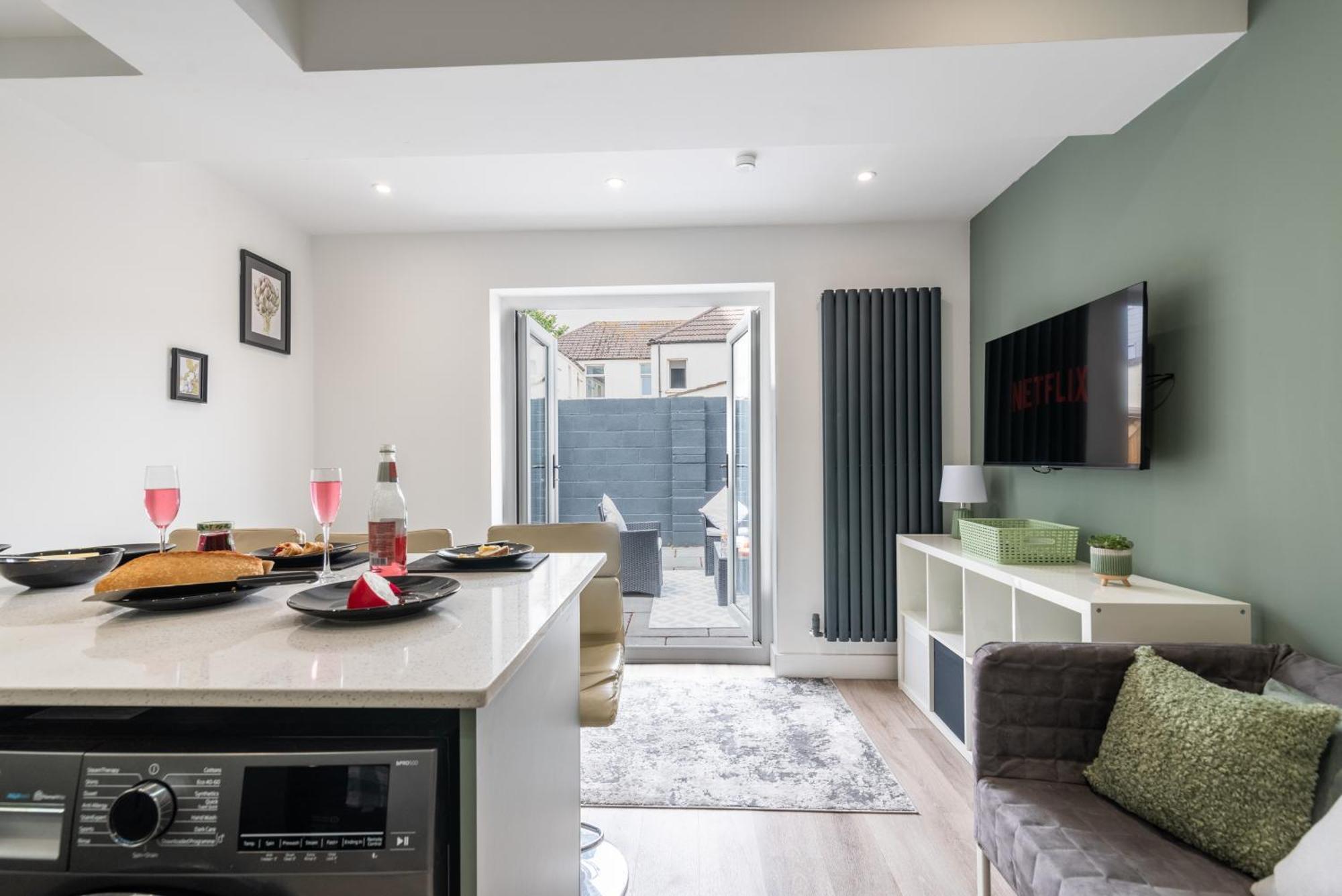 Luxury Apartments In Cardiff City Centre Екстер'єр фото