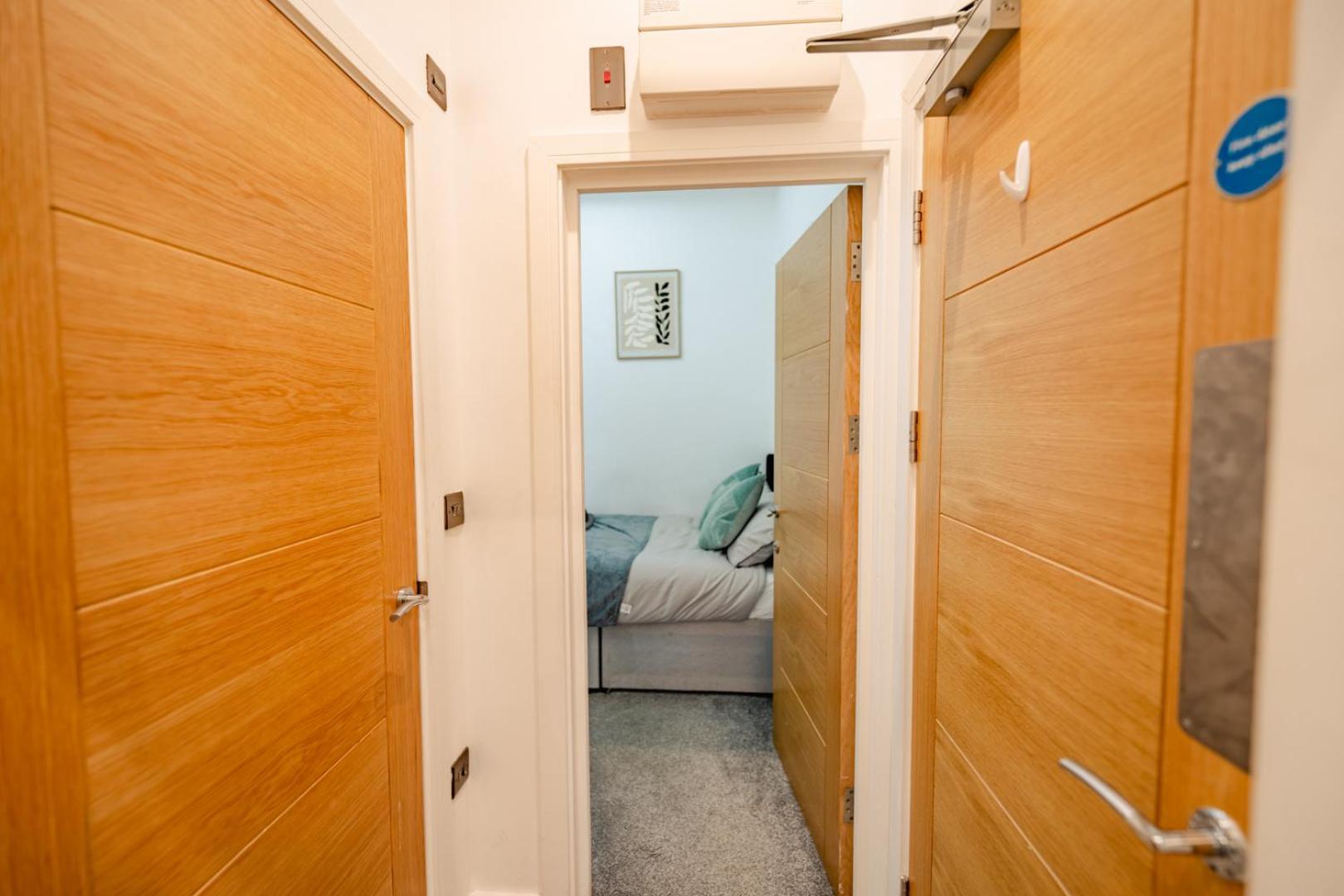 Luxury Apartments In Cardiff City Centre Екстер'єр фото