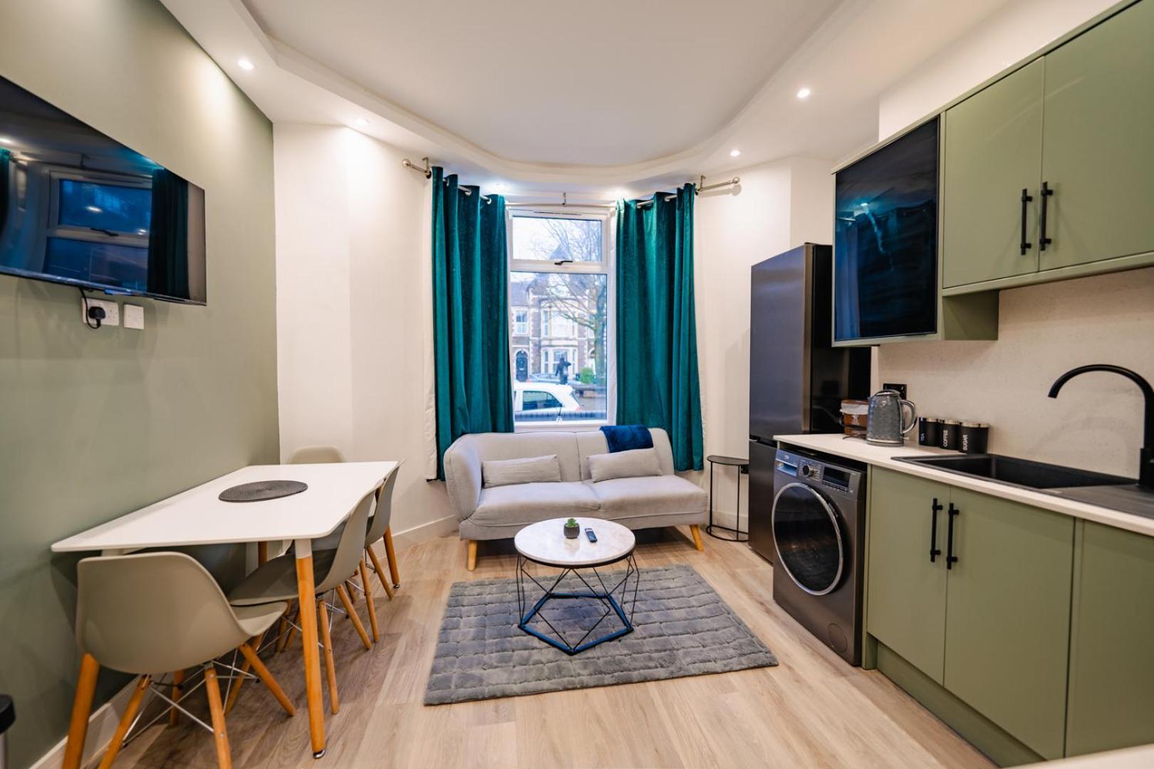 Luxury Apartments In Cardiff City Centre Екстер'єр фото
