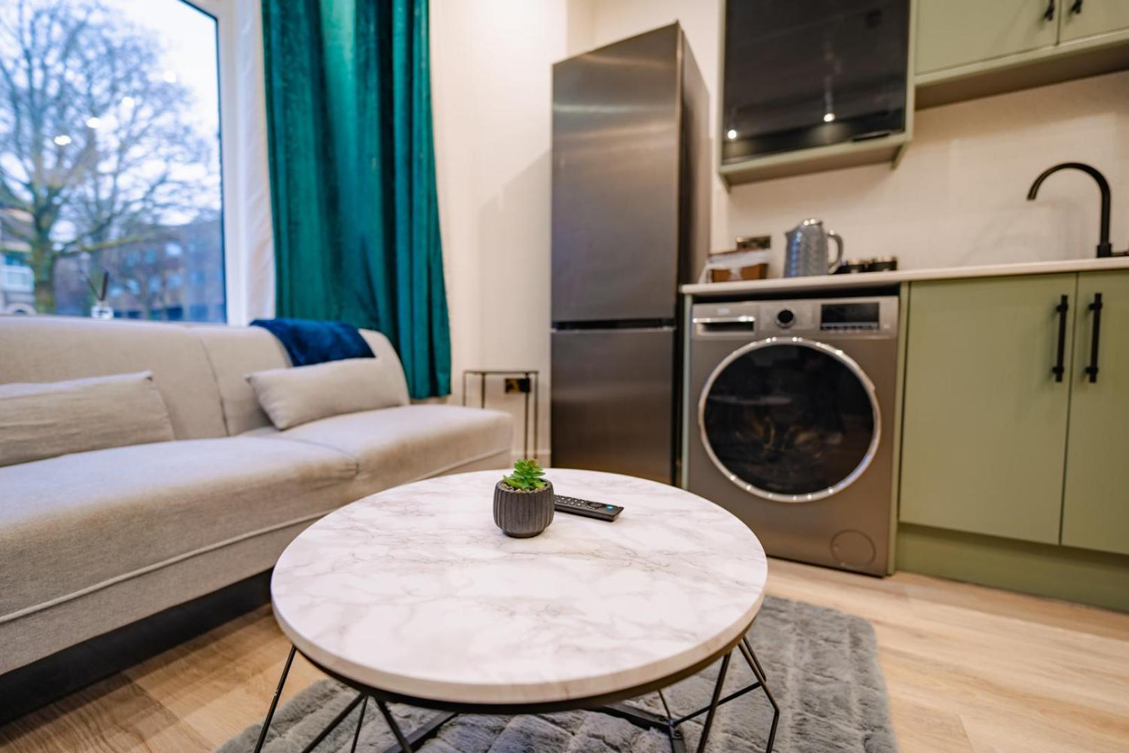 Luxury Apartments In Cardiff City Centre Екстер'єр фото